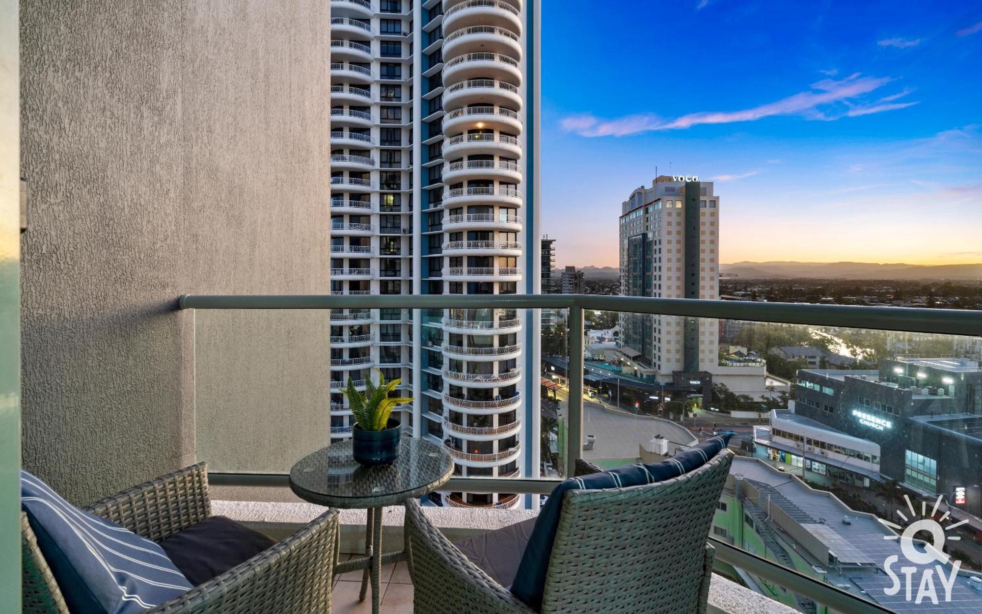 Legends Surfers Paradise Mid Week Madness Deal - Q Stay Gold Coast Kültér fotó