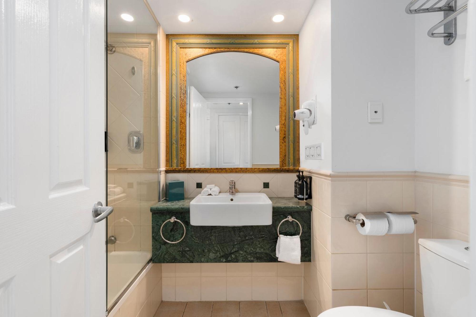Legends Surfers Paradise Mid Week Madness Deal - Q Stay Gold Coast Kültér fotó